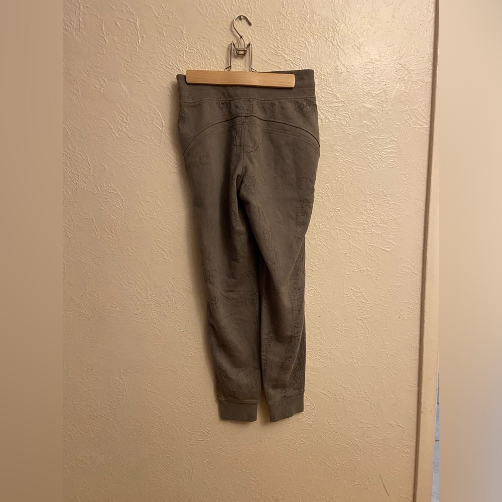 Lululemon sweatpants - Picture 6 of 10